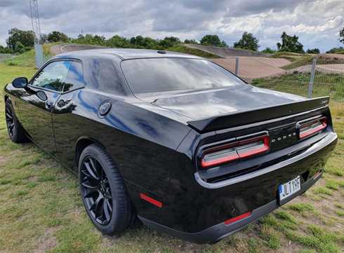 Svart Dodge Challenger SRT Hellcat stulen i Ängelholm